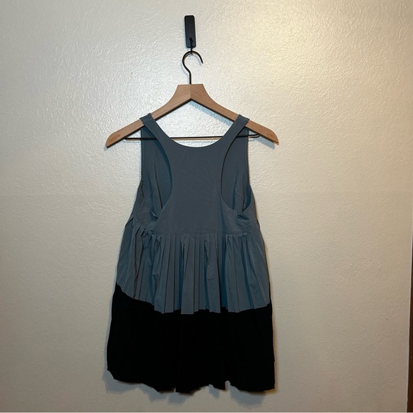 Athleta Swing‎ Forward Tank in Deep Ocean Teal - Picture 6 of 7